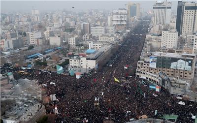 تشییع با شکوه پیکر سردار شهید سلیمانی در مشهد به روایت تصویر