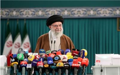 مقام معظم رهبری پس از انداختن رای خود به صندوق: شنیدم که شوق و علاقه مردم بیشتر از قبل است