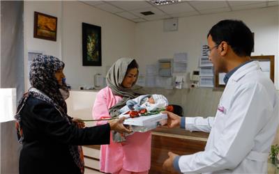 تولد کوروش، اولین نوزاد 1404 در تربت حیدریه