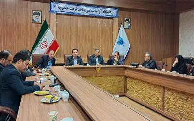 مدیران رسانه‌گریز بهتر است مسوولیت را ترک و استراحت نمایند