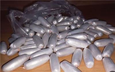 کشف یک کیلو و 780 گرم مواد مخدر بلعی از 2 قاچاقچی در تربت‌حیدریه