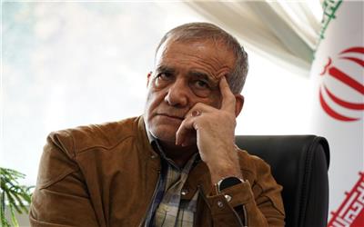 یک سال با دولت پزشکیان؛ وعده‌ها در برابر واقعیت