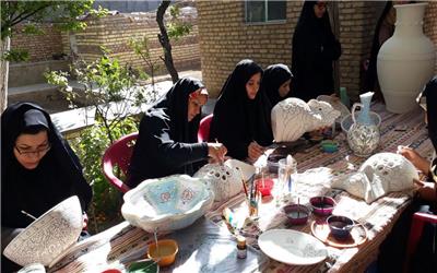 نبود ثبات قیمت مواد اولیه، مشکل عمده صنایع دستی تربت‌حیدریه است