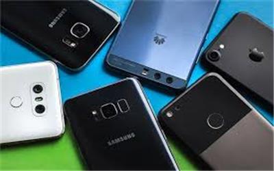 99 دستگاه تلفن همراه سرقتی هنگام خروج از کشور توقیف شد