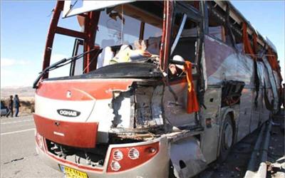 تصادف اتوبوس با کامیون در تربت حیدریه 2 کشته برجای گذاشت