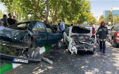 تصادف زنجیره‌ای هشت دستگاه خودرو در مشهد