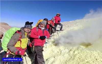 صعود کوهنوردان تربت حیدریه به قله 4هزار و 50 متری تفتان