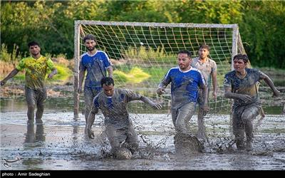 تصاویر: مسابقات فوتشال در روستای درب قلعه - فارس