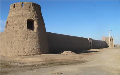 قلعه تاریخی کریم آباد رشتخوار دارای سند شش‌دانگ شد