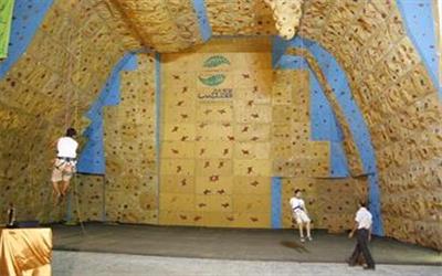 کوهنوردان تربت‌حیدریه در سالن فوتسال تمرین می‌کنند
