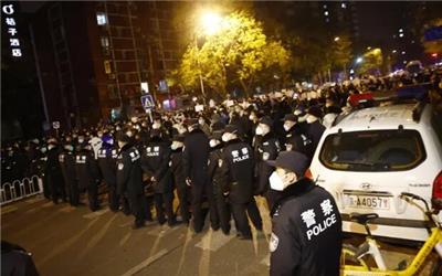 اعتراضات چین را فراگرفت / معترضان خواستار کناره‌گیری شی جین‌پینگ شدند
