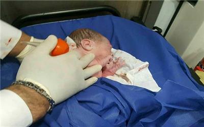 تولد نوزاد عجول مه‌ولاتی در آمبولانس بجای بیمارستان